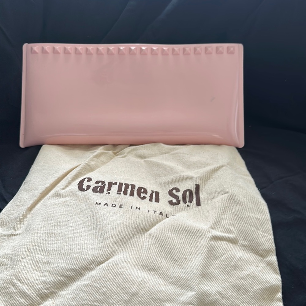 Carmen Sol light pink clutch